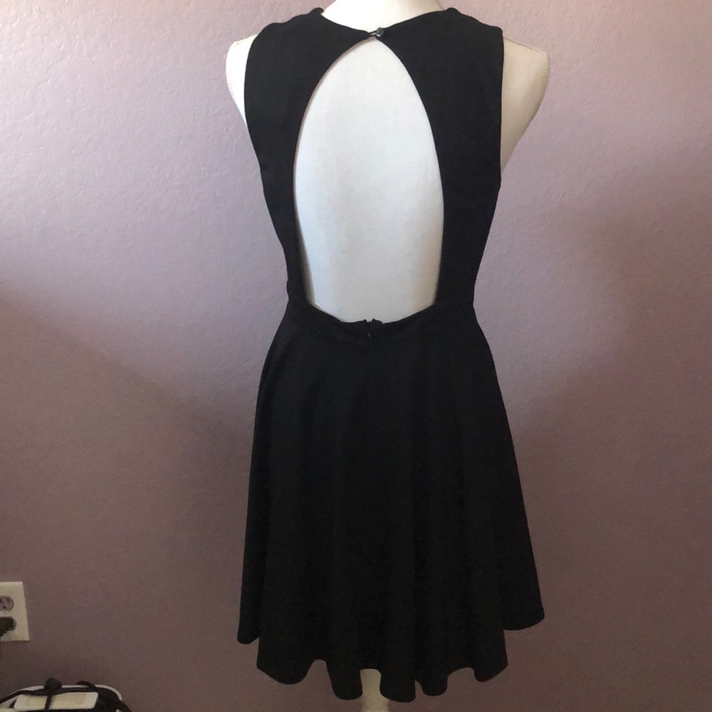 Black sleeveless dress - Picture 3 of 3